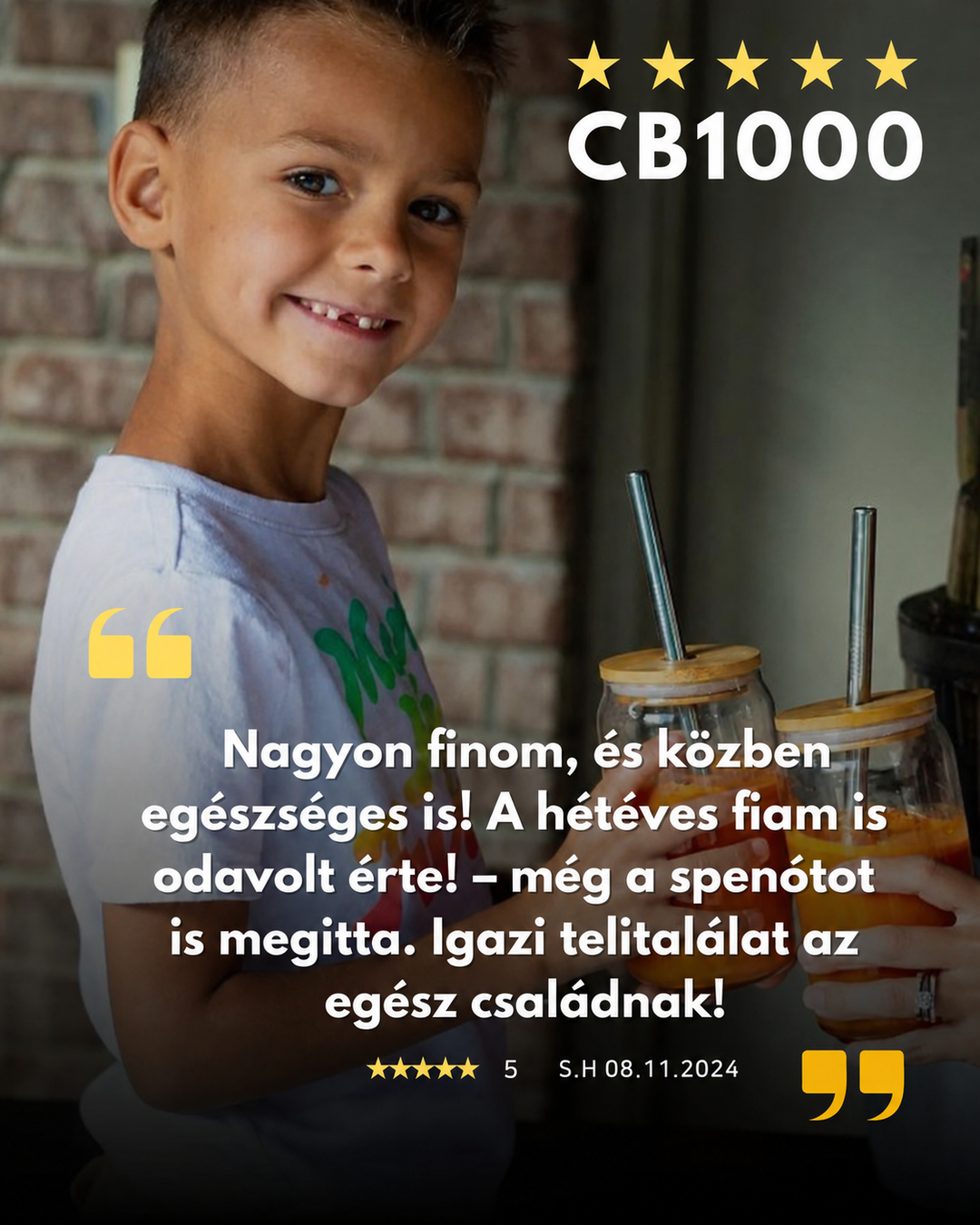 Eye-level medium shot of a promotional customer review graphic for the Kuvings CB1000 blender, featuring a smiling young boy with glass jars of fresh orange juice, overlaid with a five-star rating and Hungarian testimonial text.